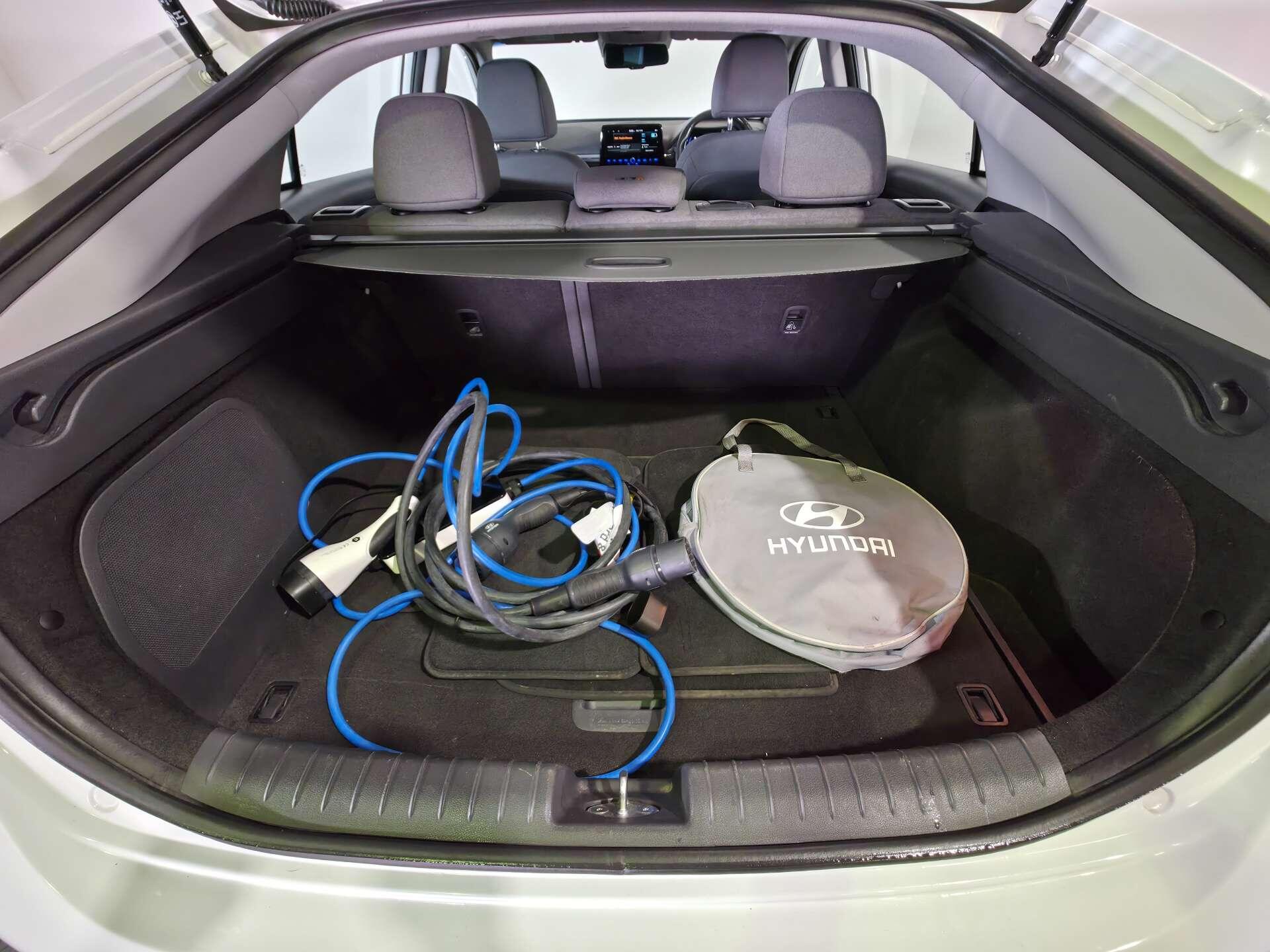 Hyundai Ioniq view 15