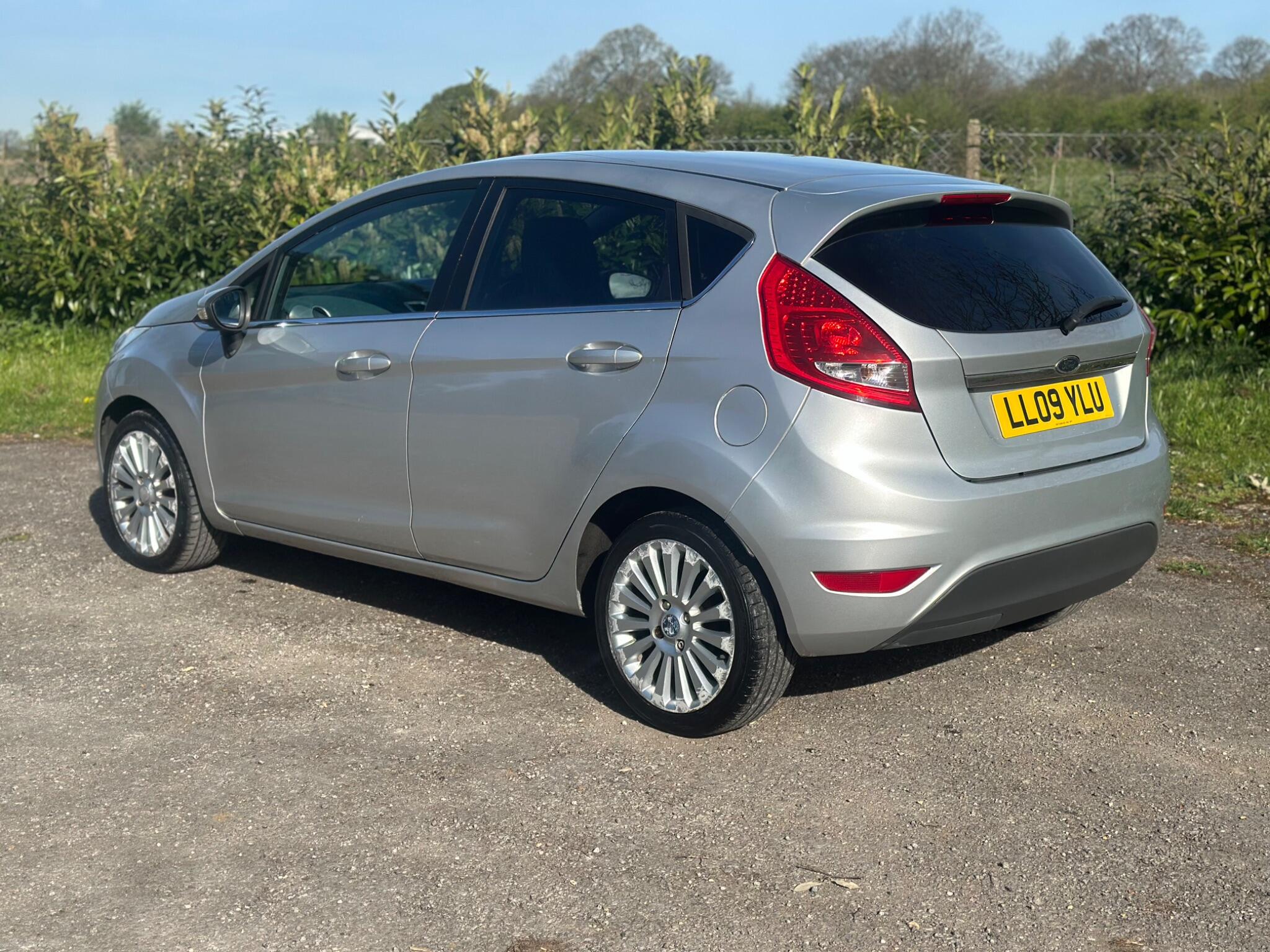 Ford Fiesta view 13