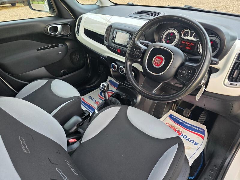2014 Fiat 500L image 3