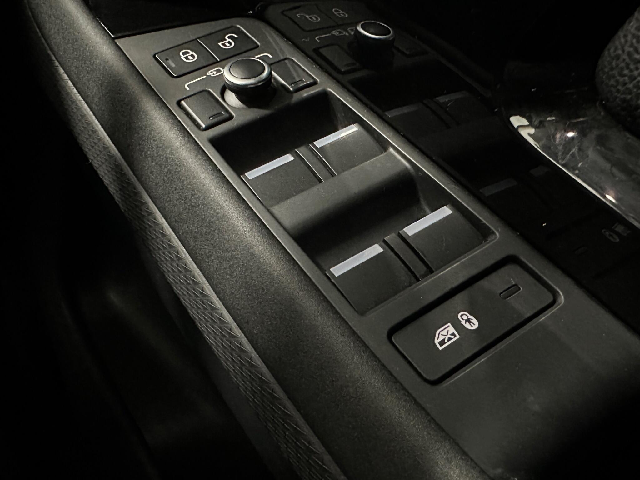 Land Rover Range Rover Evoque view 17