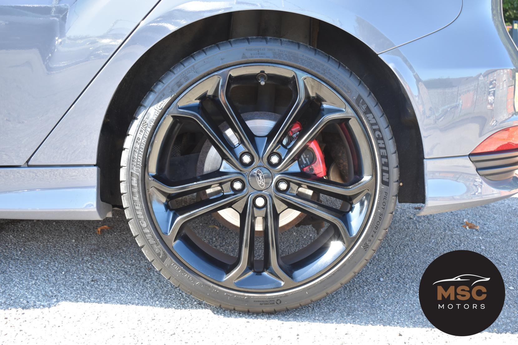Ford Focus view 28