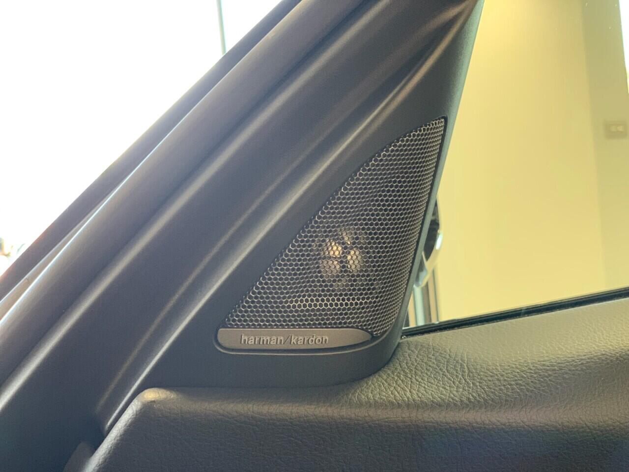 BMW 3 Series view 38
