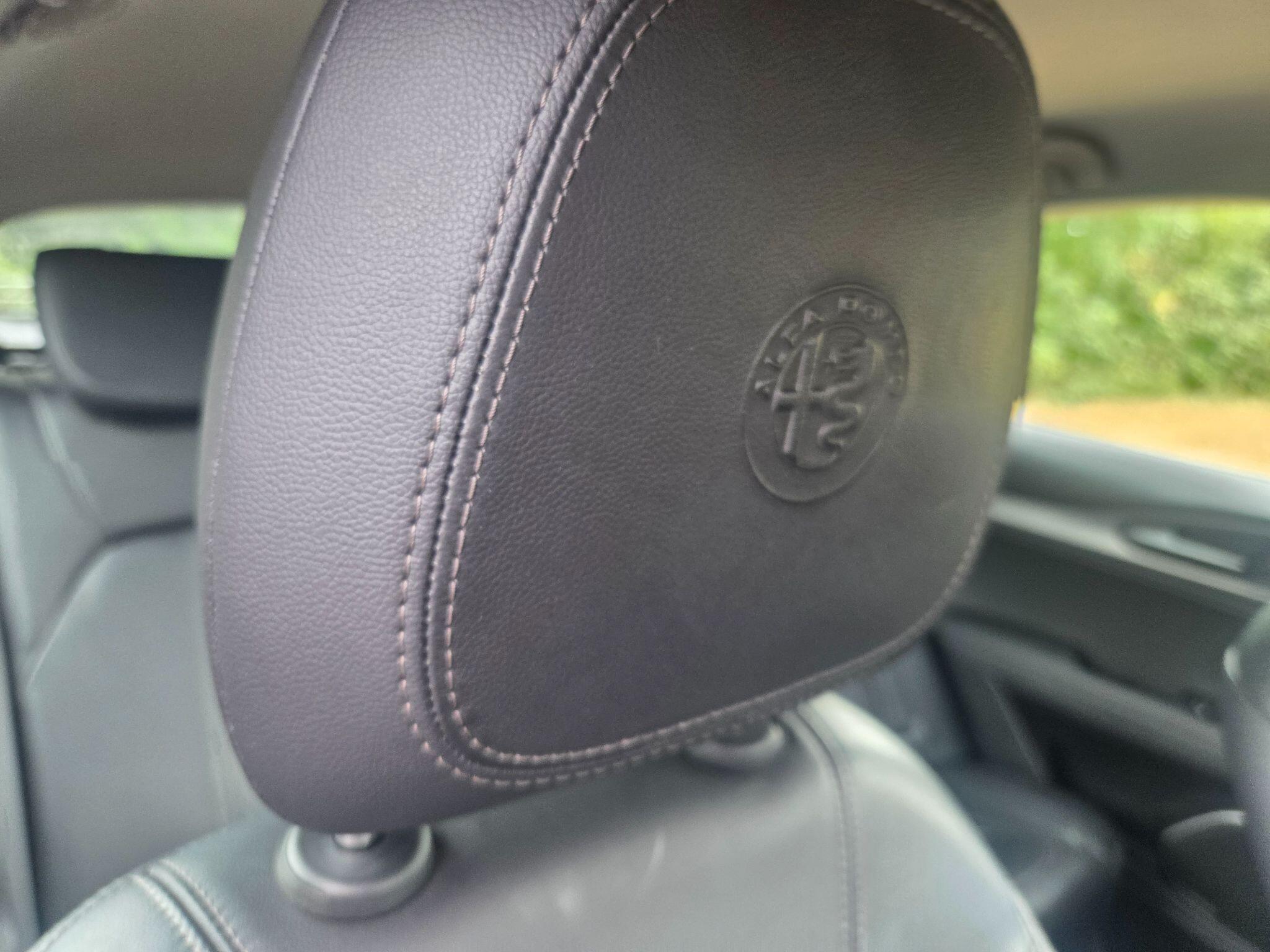 Alfa Romeo Stelvio view 39