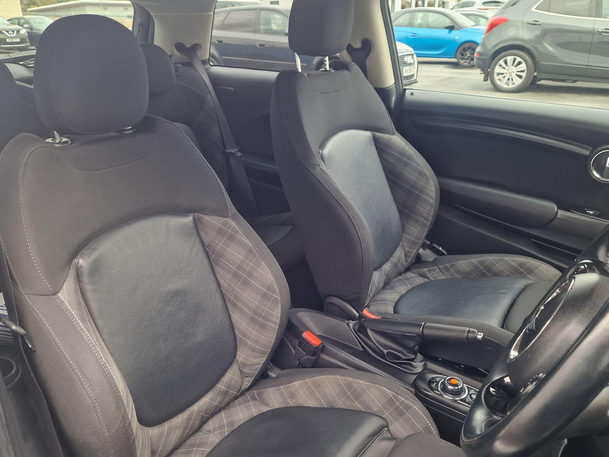 MINI Hatch view 29
