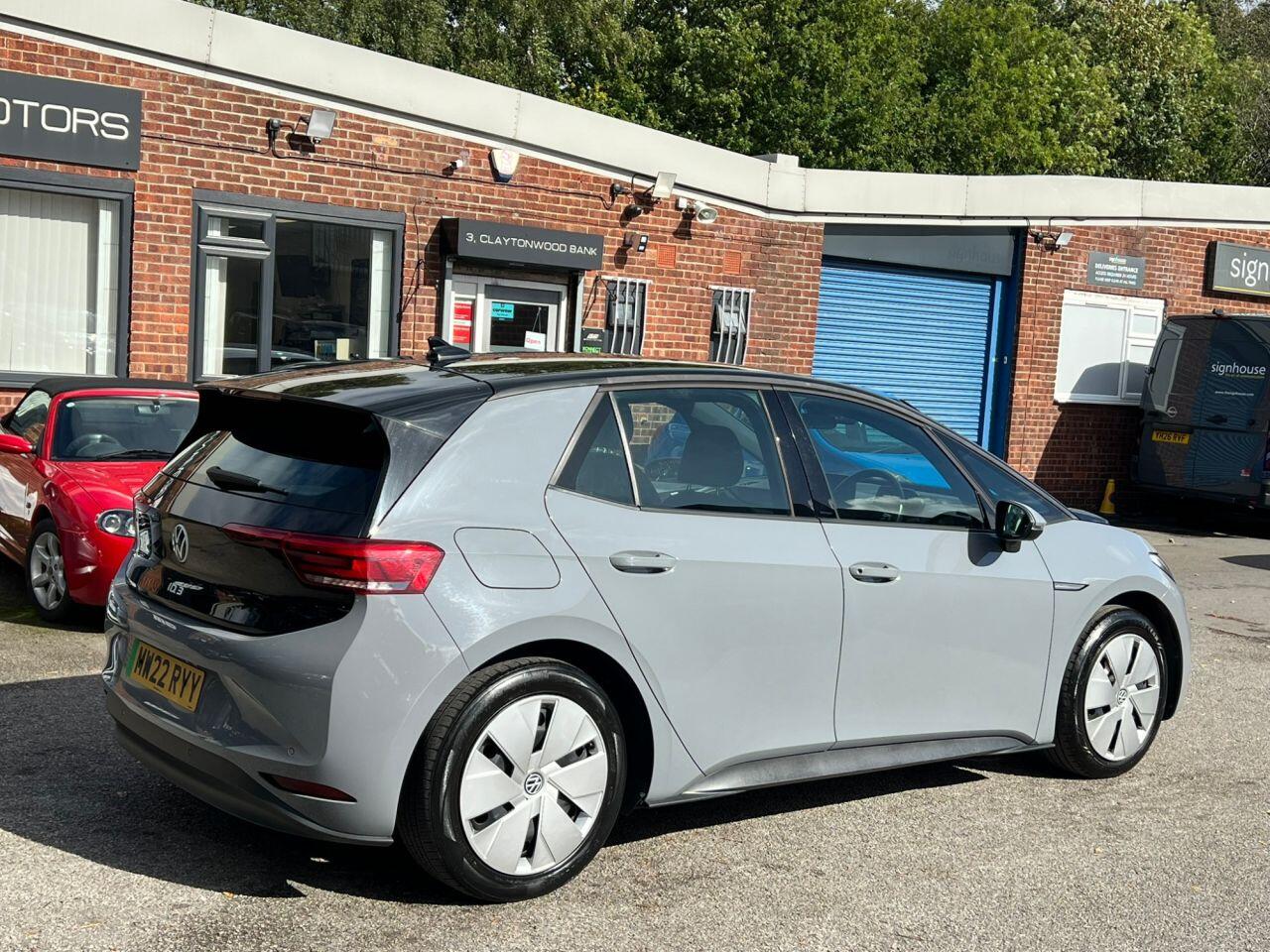 Volkswagen ID.3 view 8