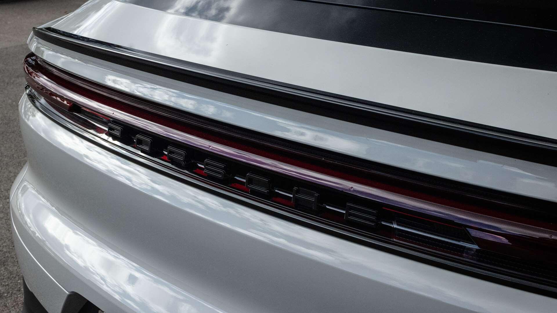 Porsche Cayenne view 35