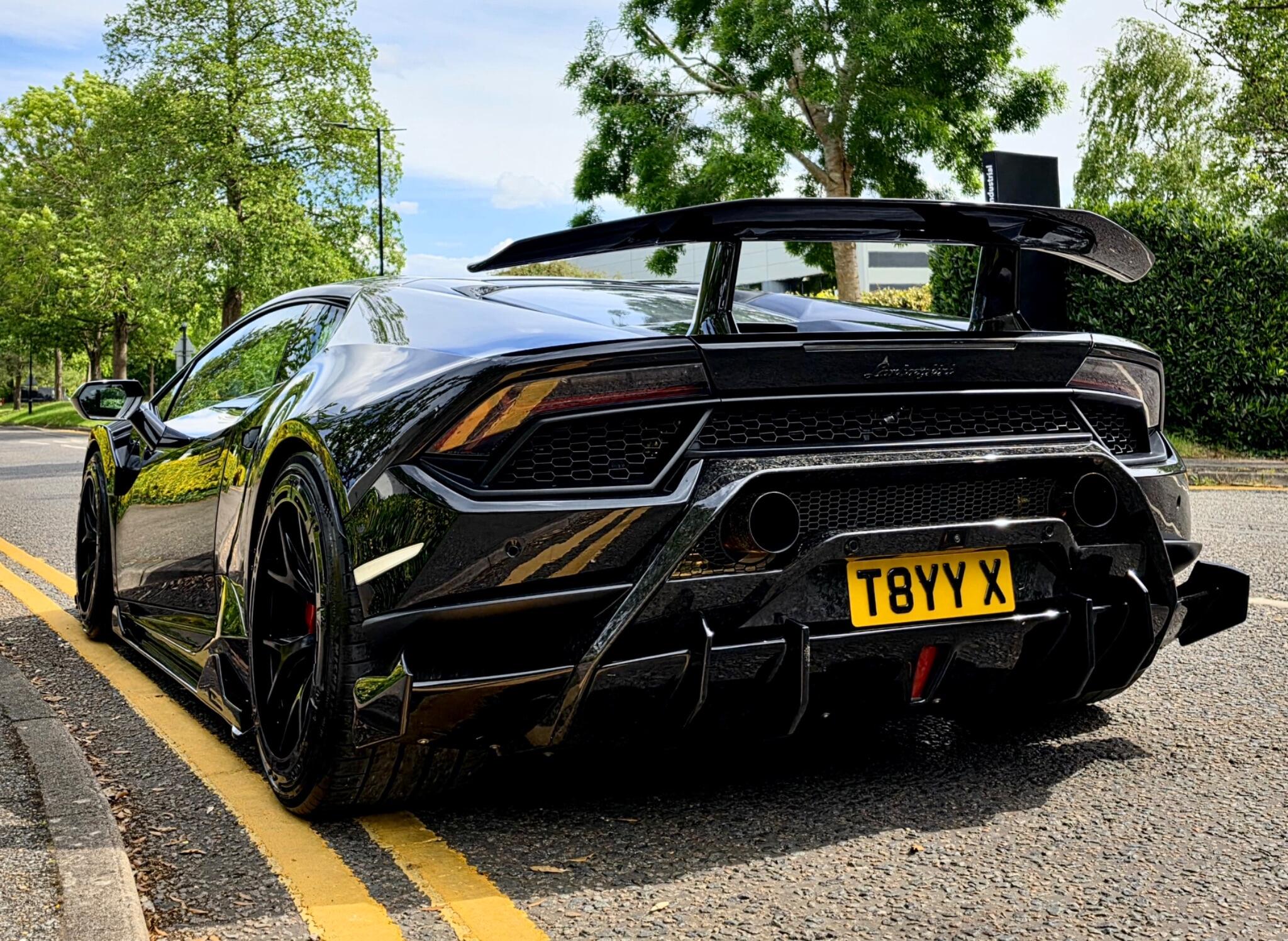 Lamborghini Huracan view 7