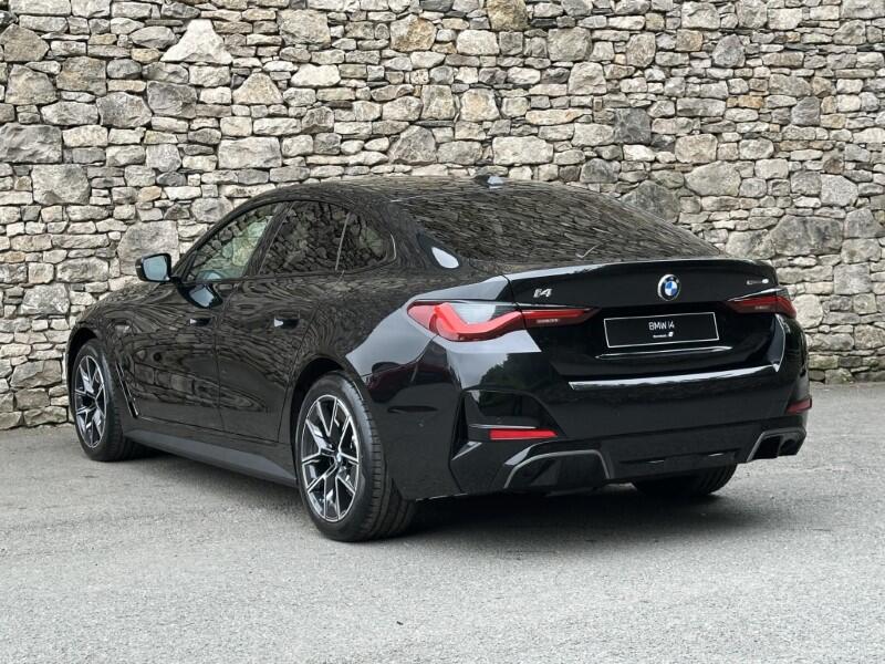 BMW i4 view 3