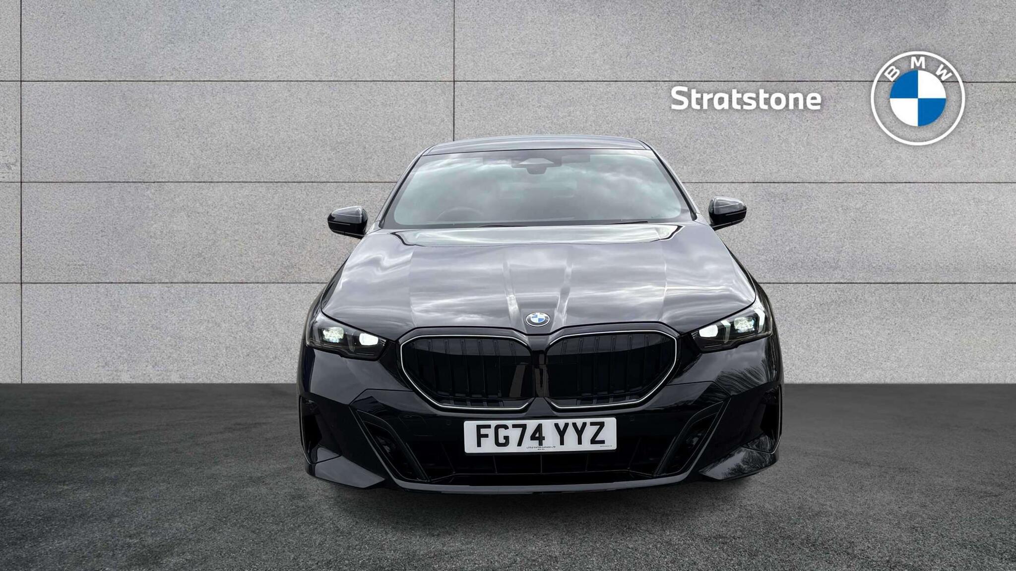 BMW 5 Series view 17