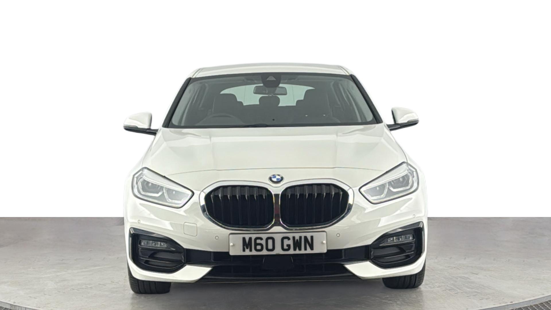 BMW 1 Series view 8