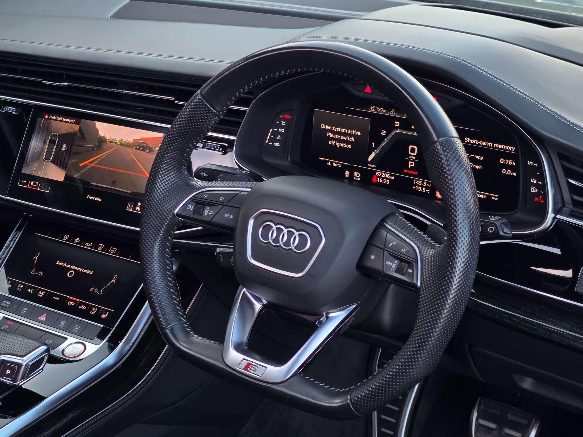 Audi SQ7 view 42