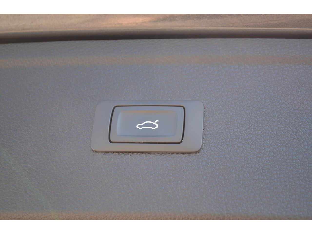 Audi SQ5 view 39