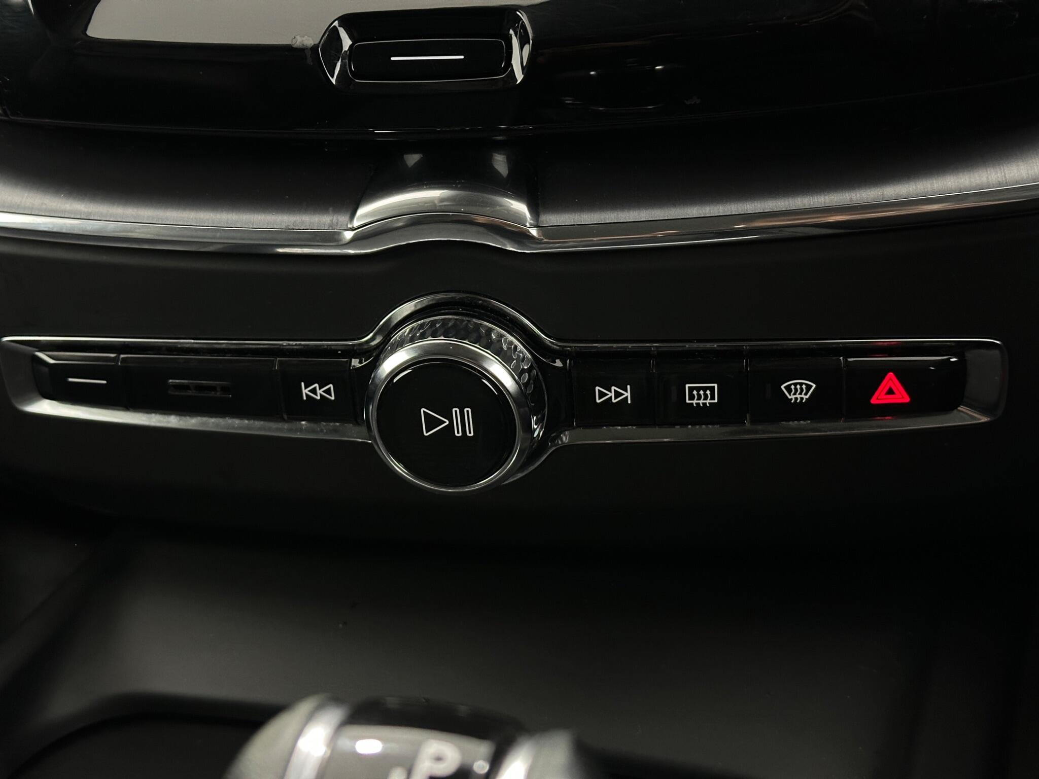 Volvo XC60 view 22