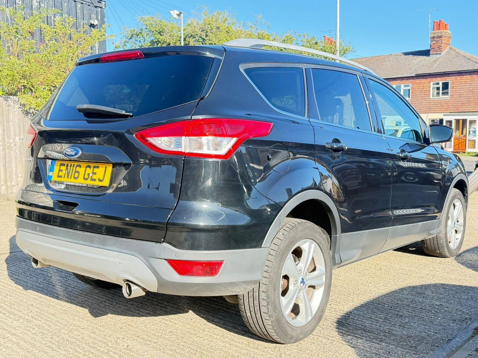 Ford Kuga view 3