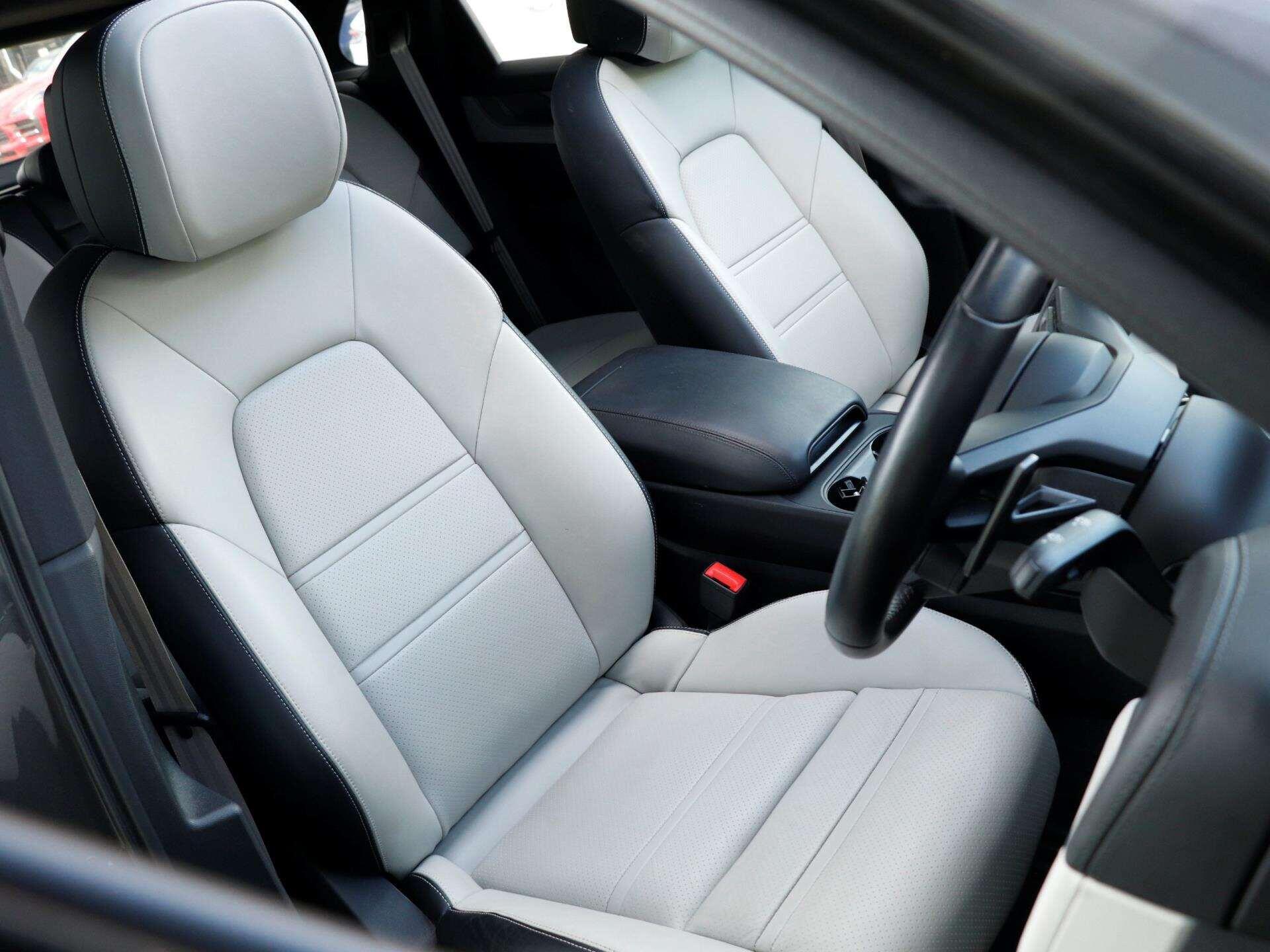 Porsche Cayenne view 23