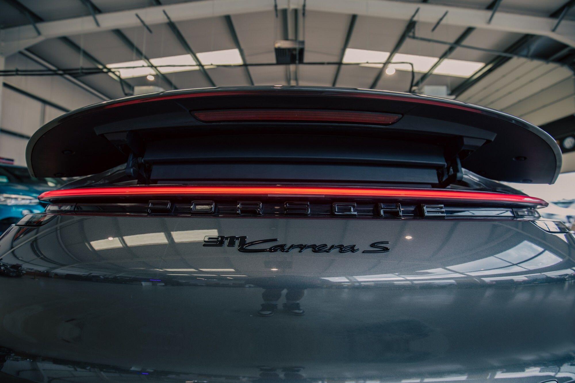 Porsche 911 view 46