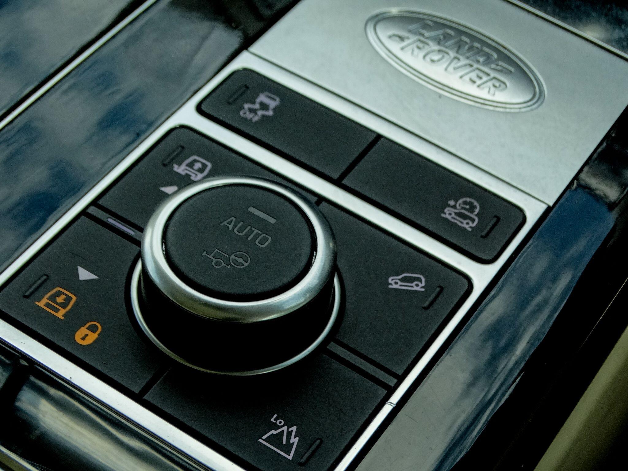 Land Rover Range Rover view 30