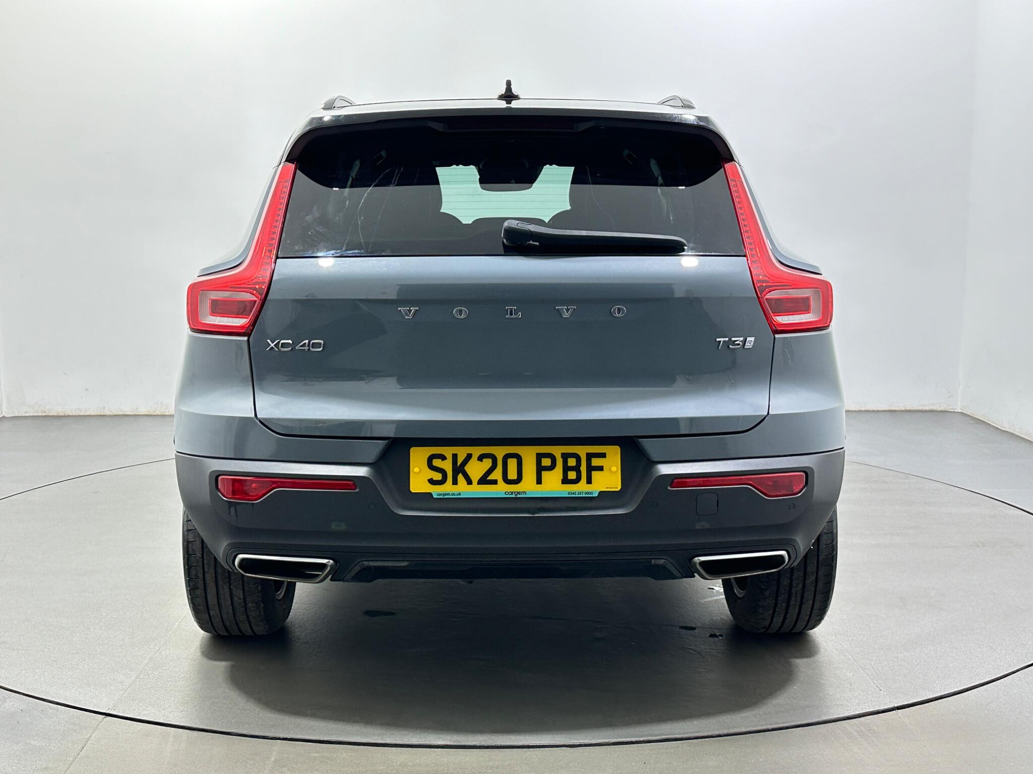 Volvo XC40 view 7