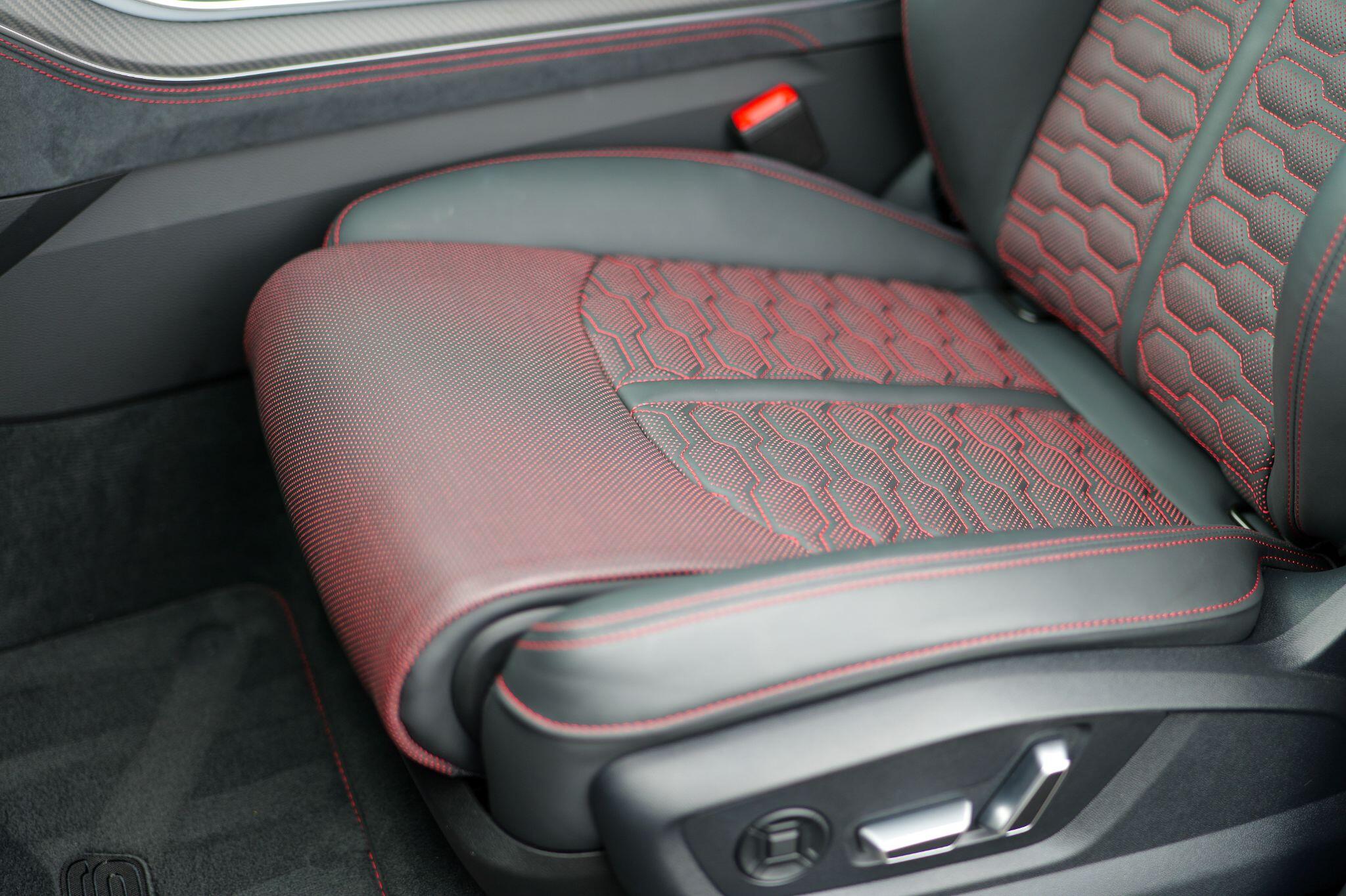Audi RSQ8 view 27