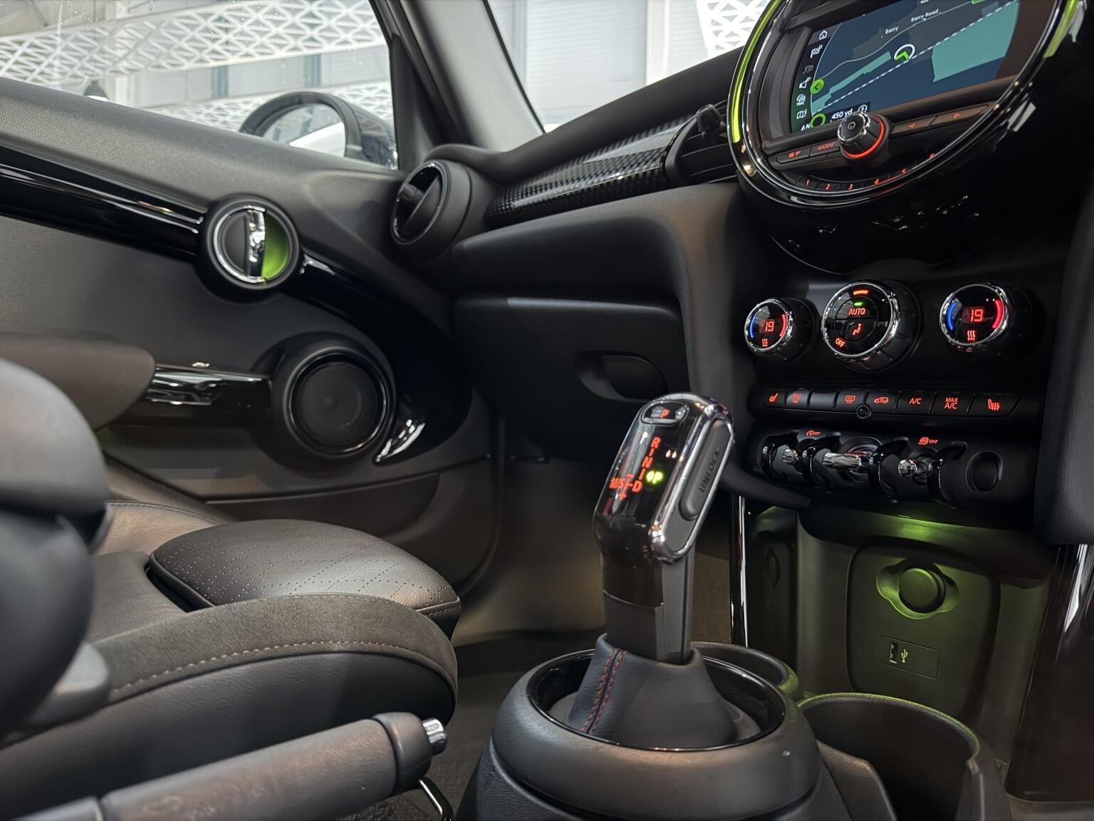 Mini Cooper view 15