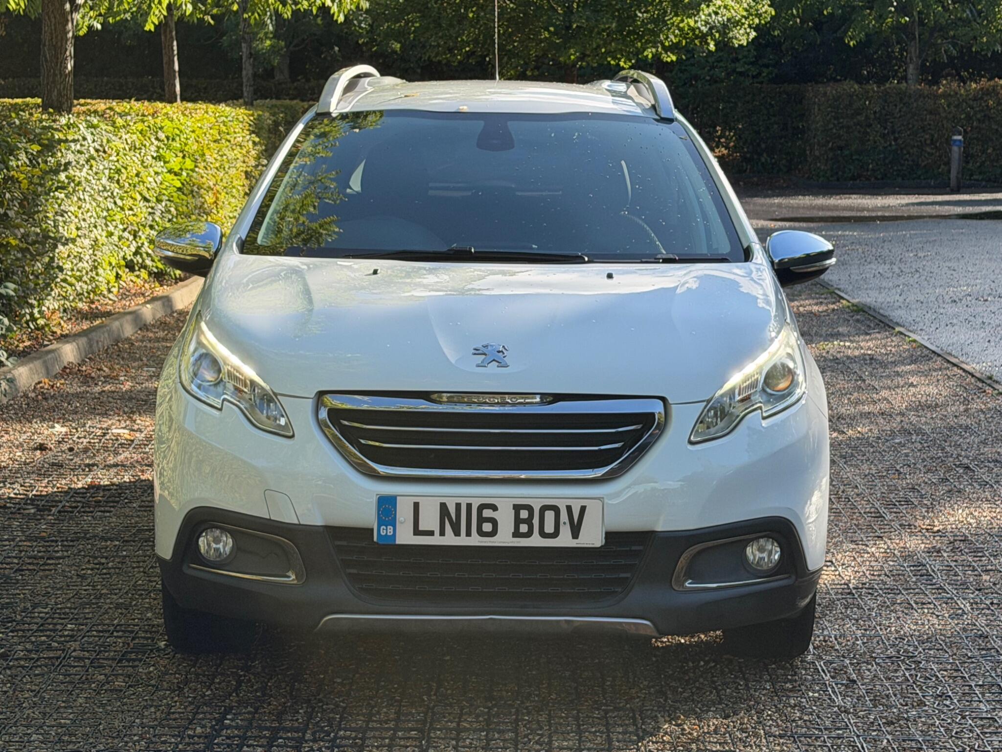Peugeot 2008 view 2