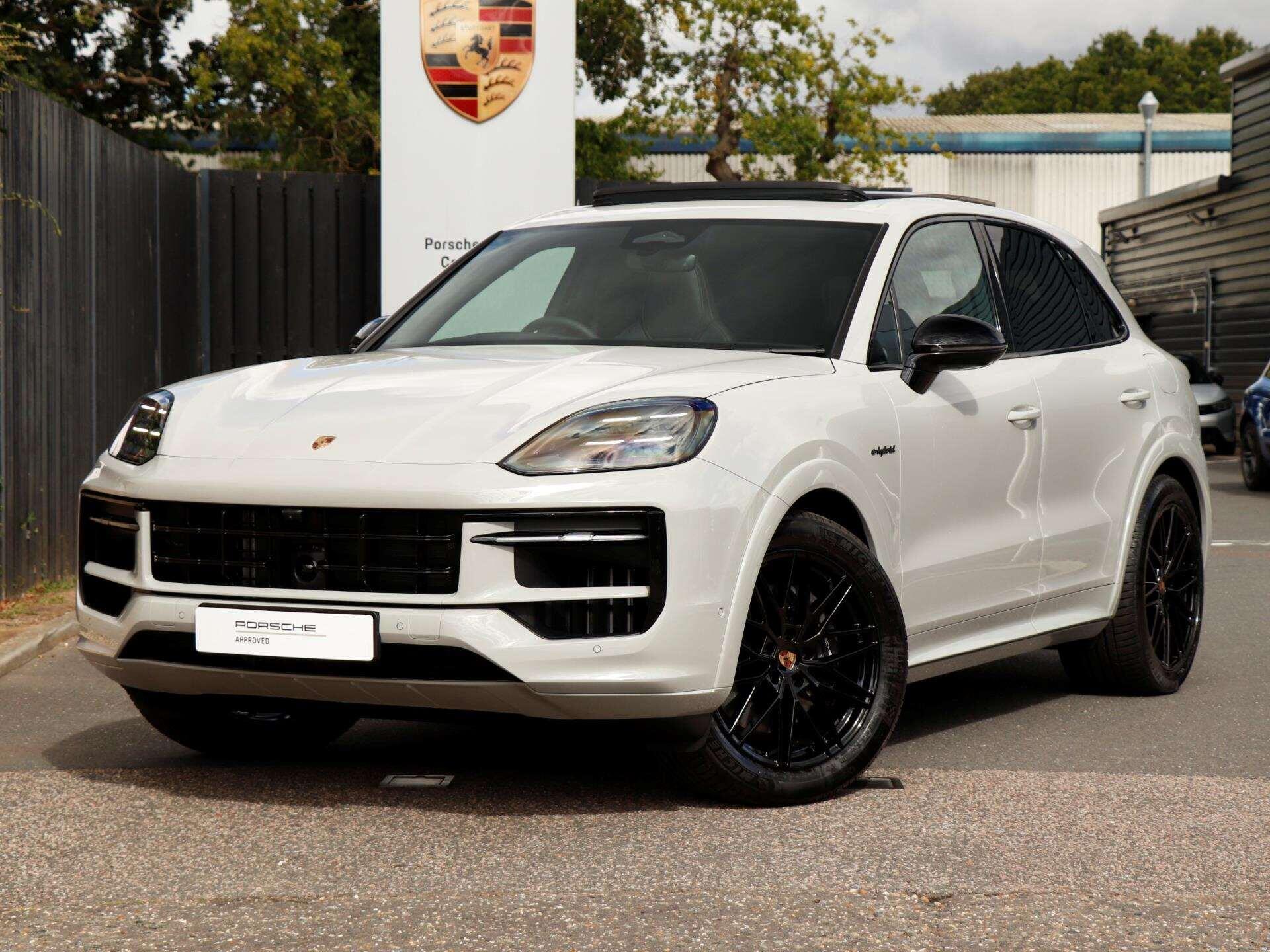 Porsche Cayenne view 38