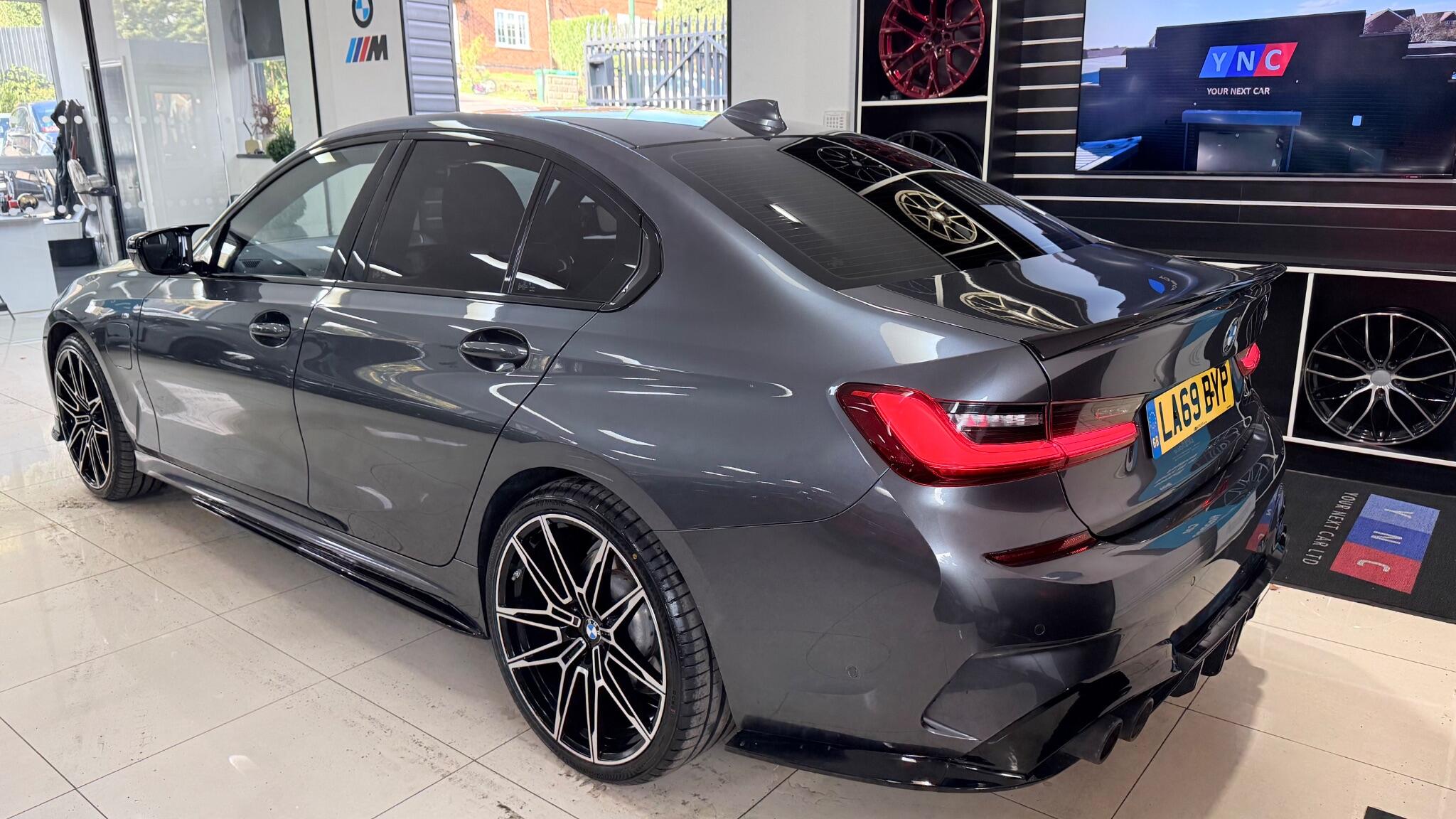 BMW 3 Series view 39