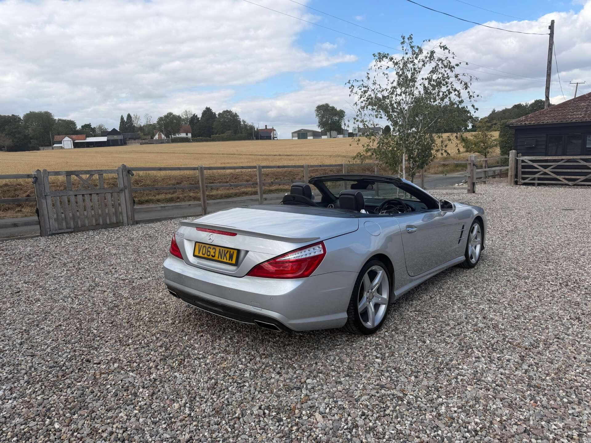 Mercedes-Benz SL view 3