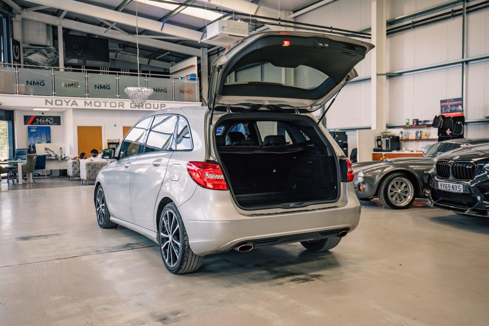 Mercedes-Benz B-Class view 29