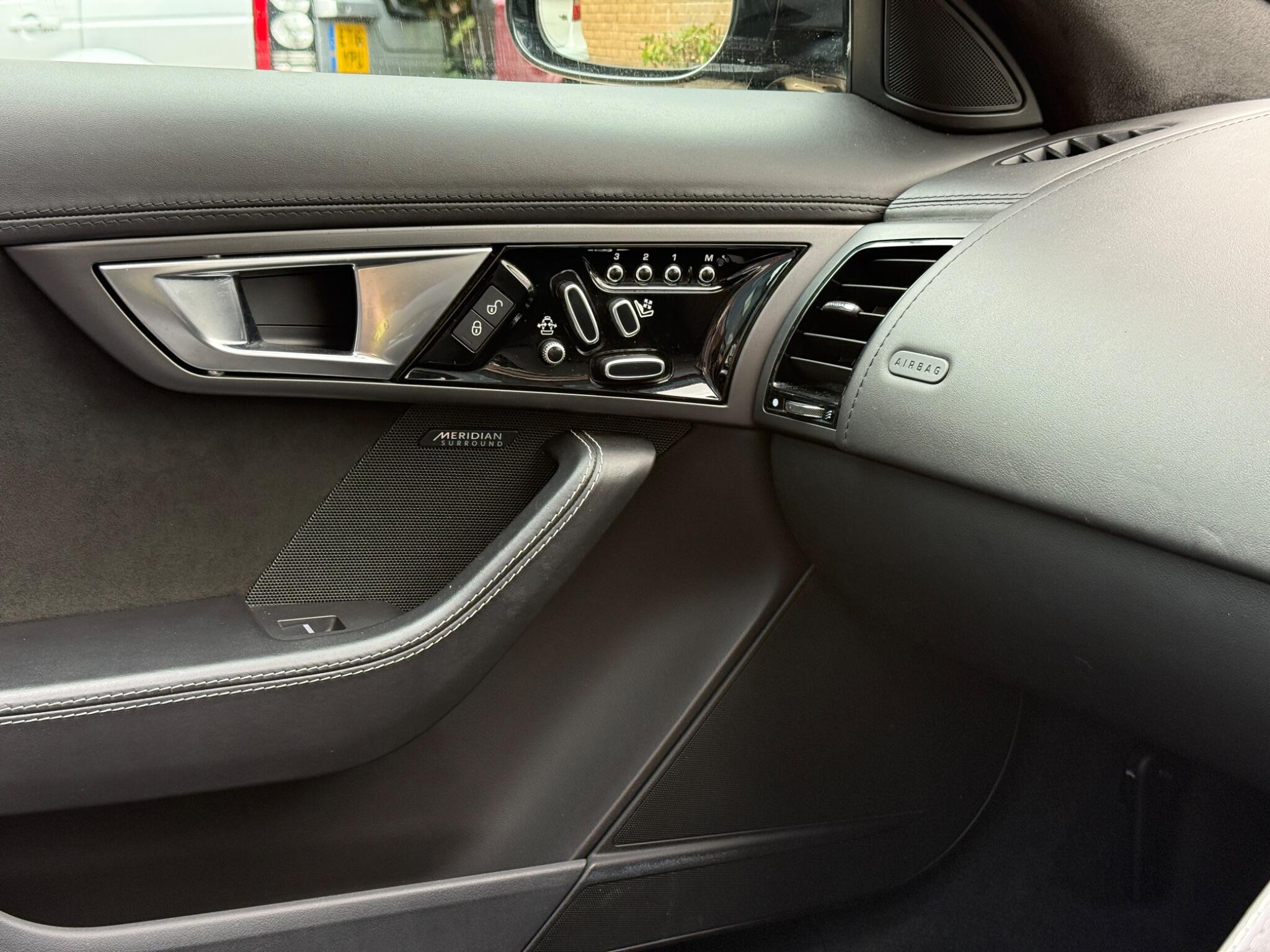 Jaguar F-Type view 34