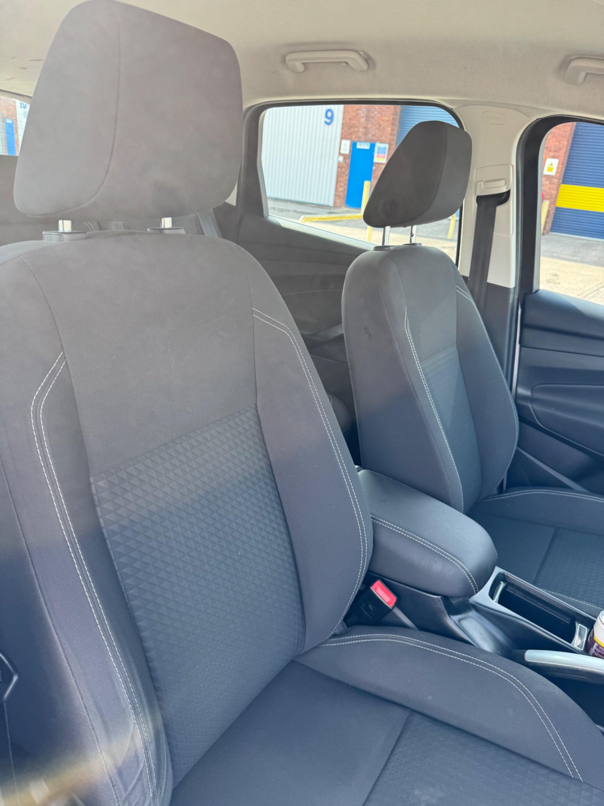 Ford C-Max view 24