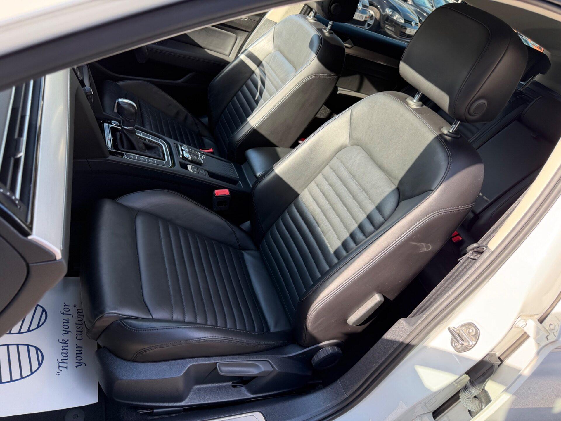 Volkswagen Passat view 20