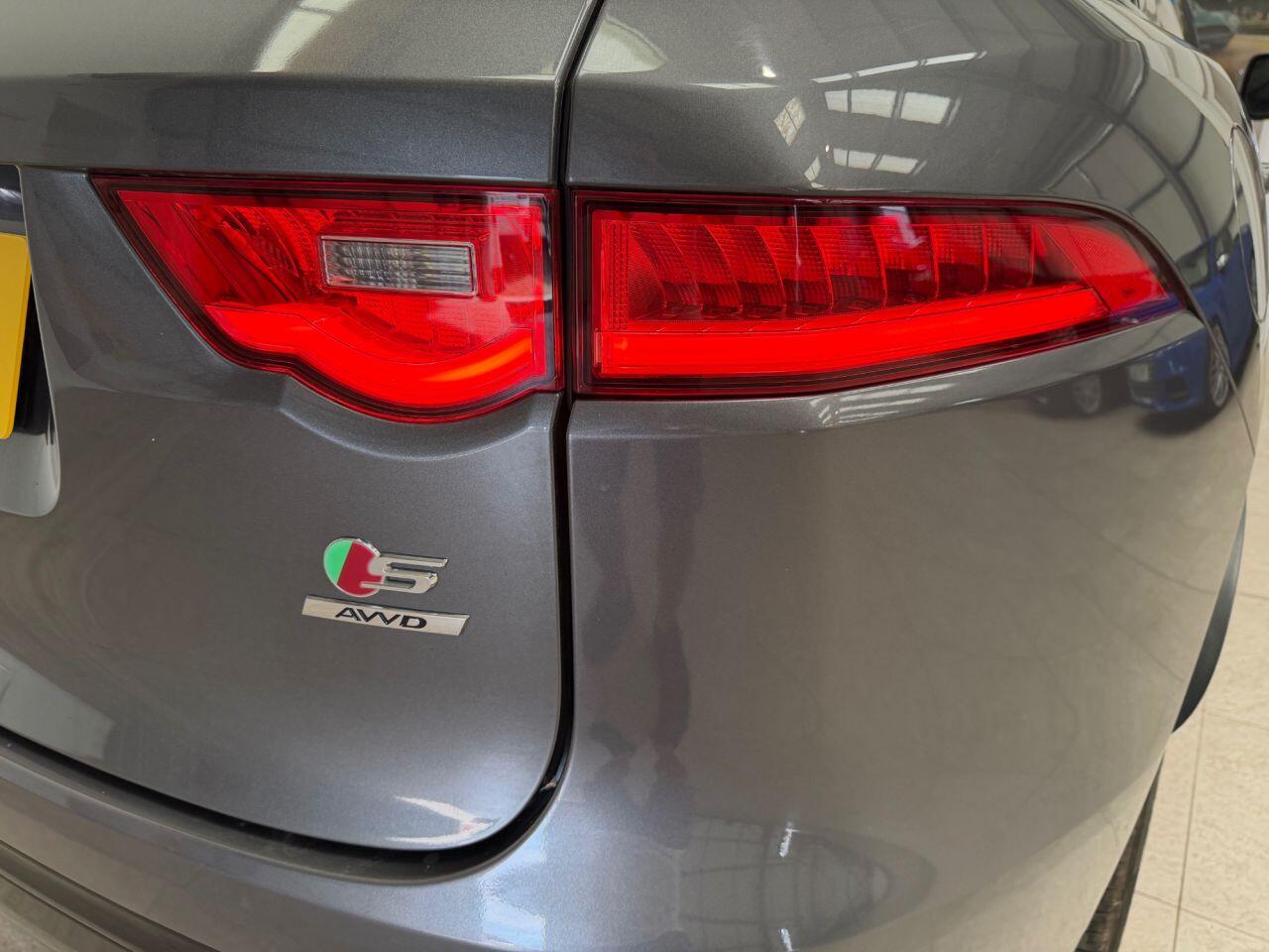 Jaguar F-Pace view 17
