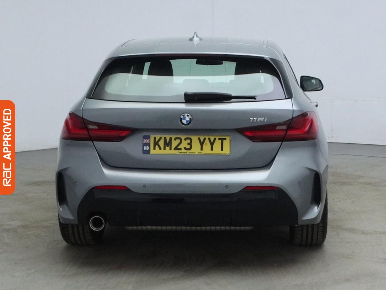 BMW 1 Series view 8