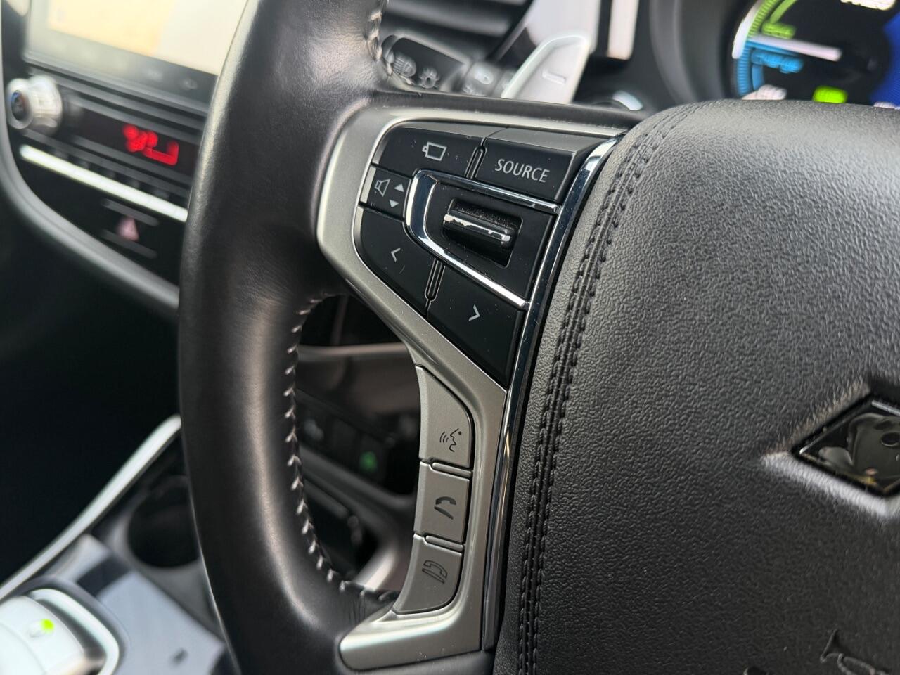 Mitsubishi Outlander view 22