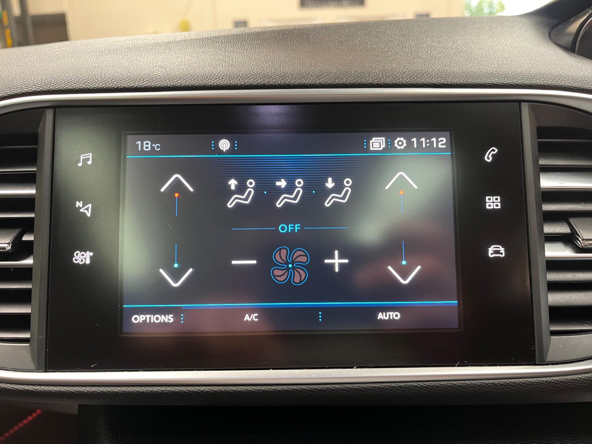 Peugeot 308 view 18