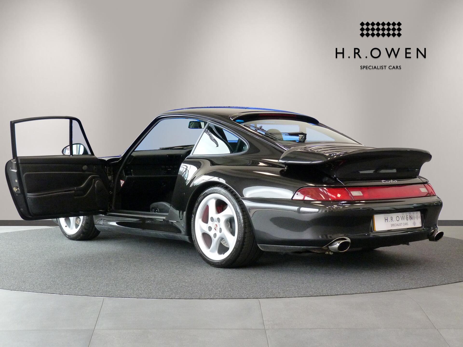 Porsche 911 view 13