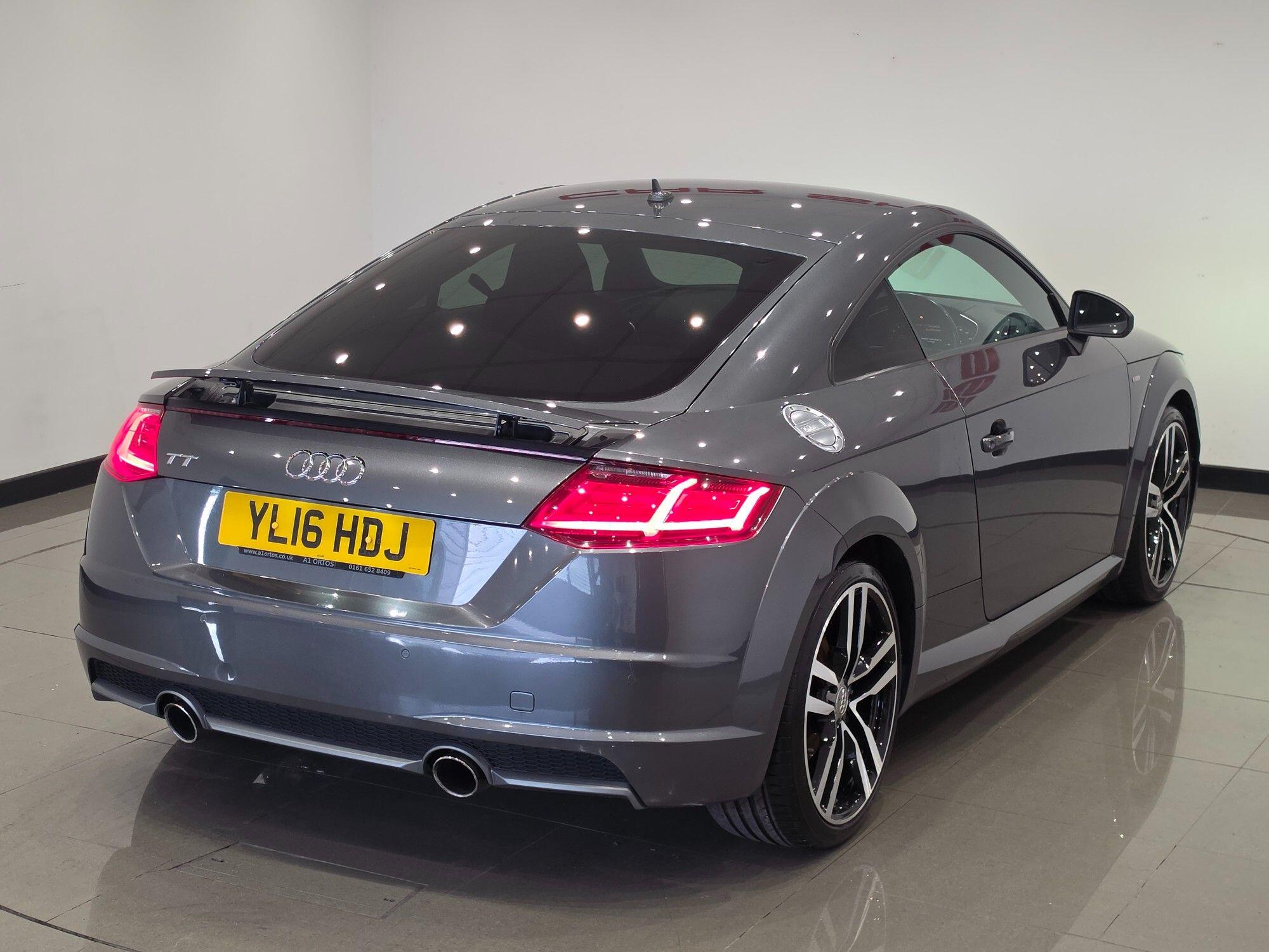 Audi TT view 9