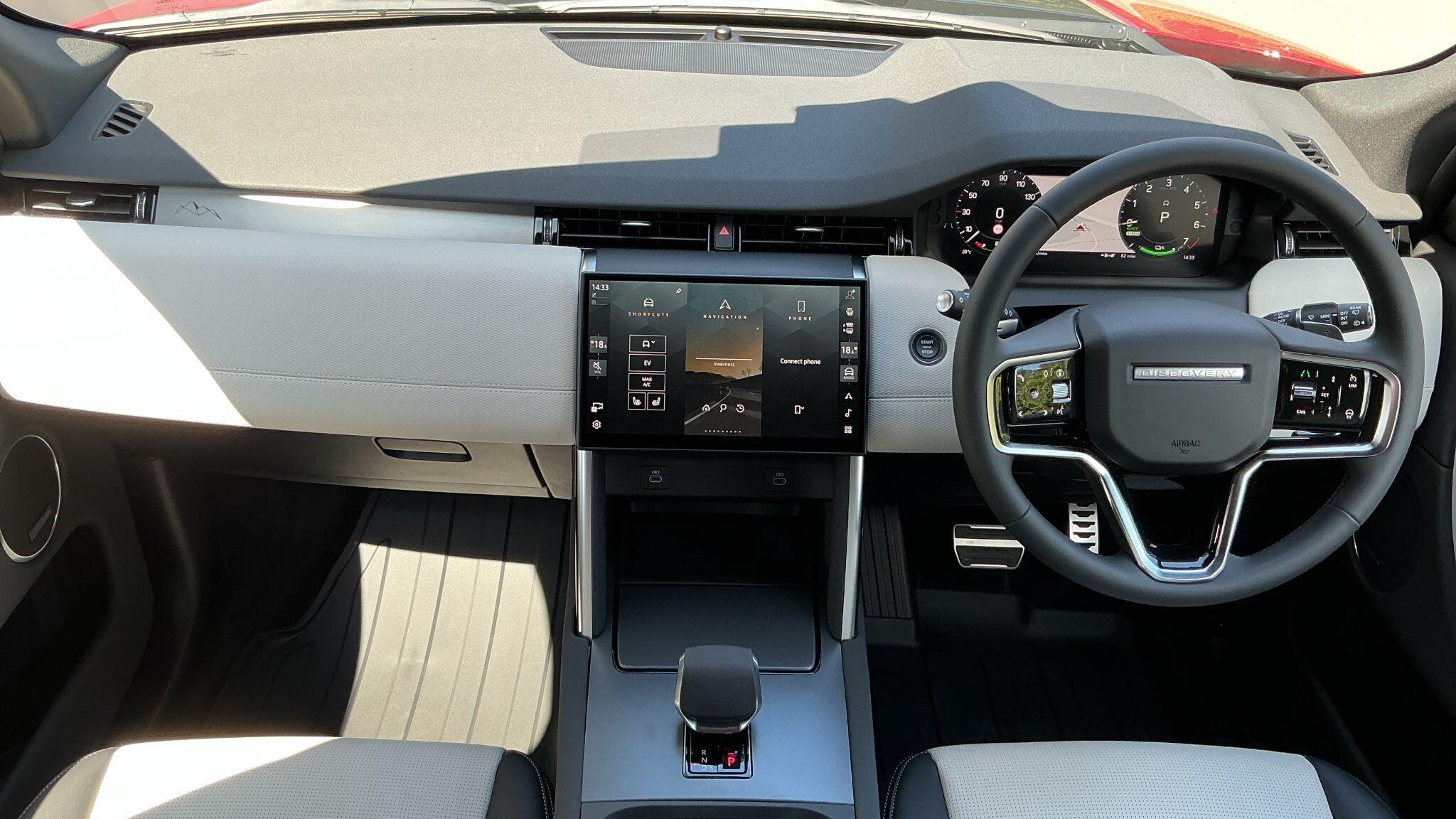 Land Rover Discovery Sport view 6