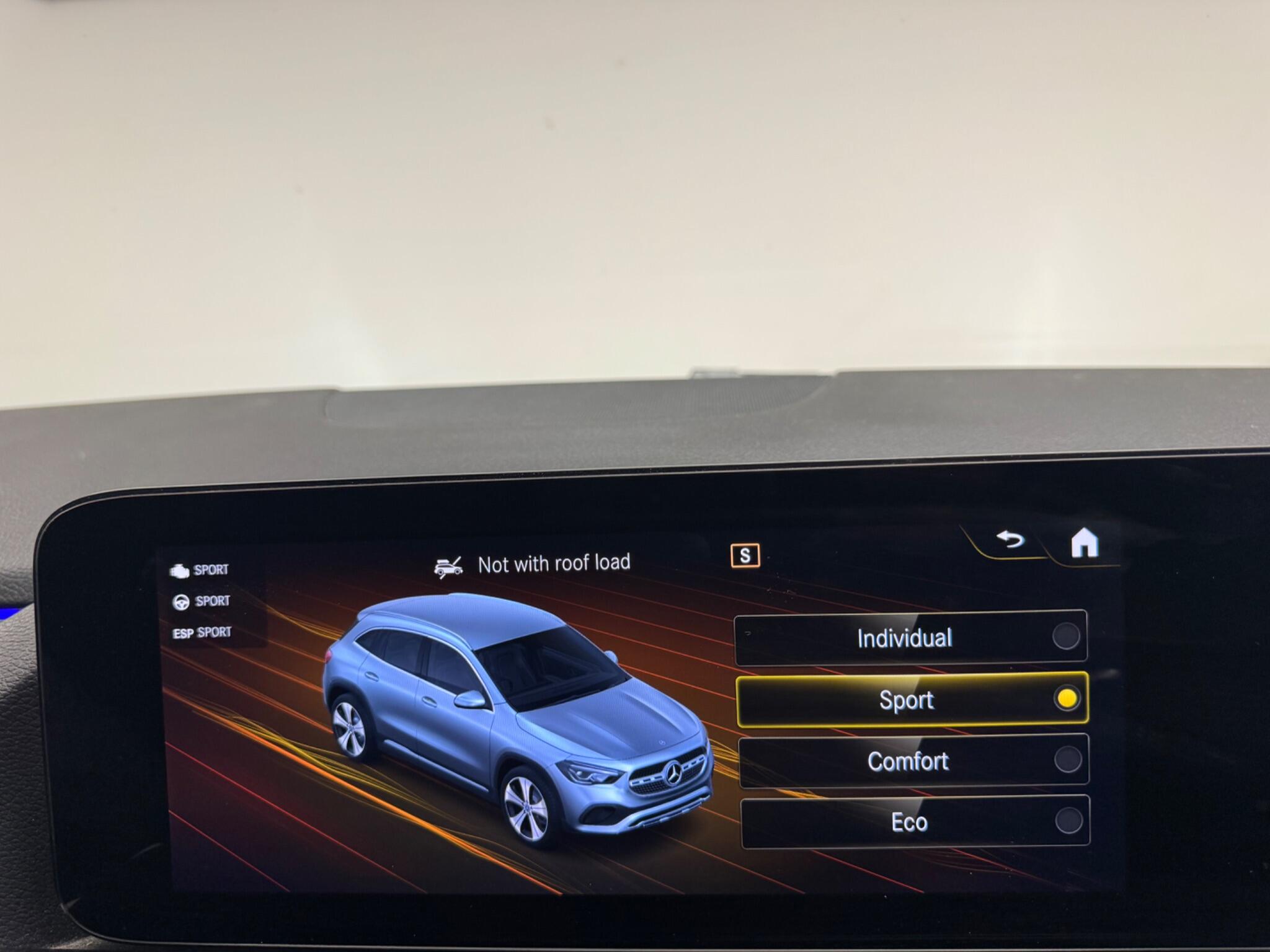 Mercedes-Benz Gla view 21