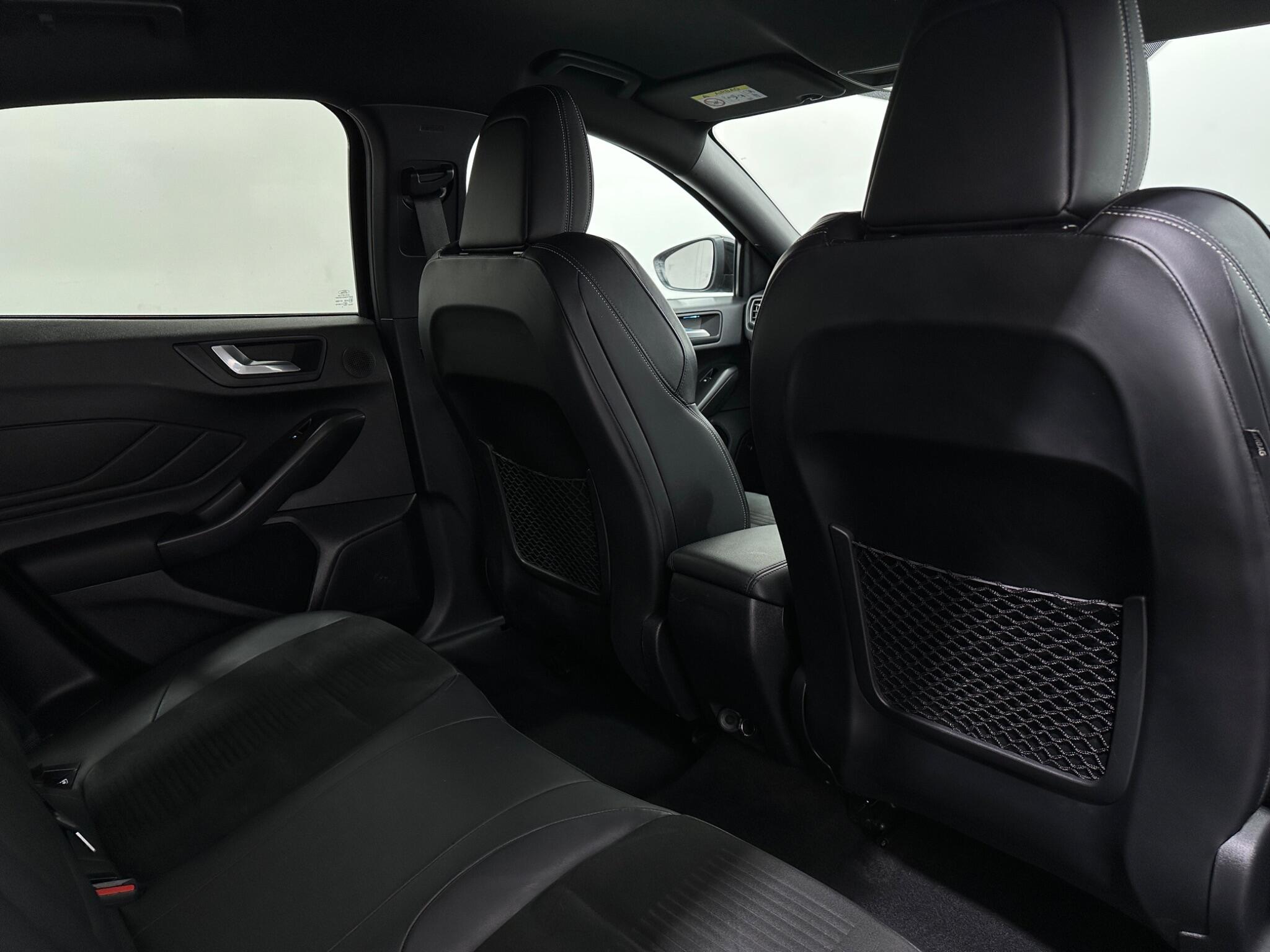 Ford Focus view 40