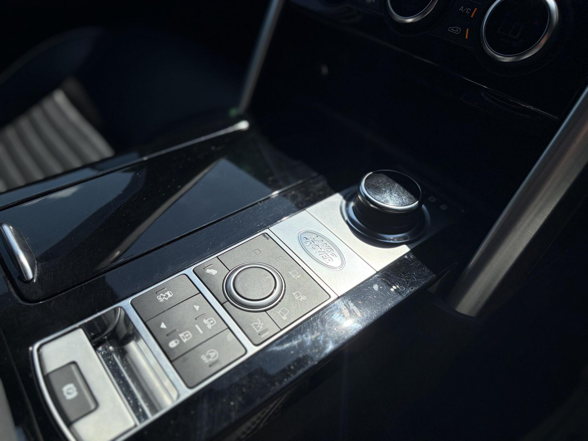 Land Rover Discovery 3 view 20