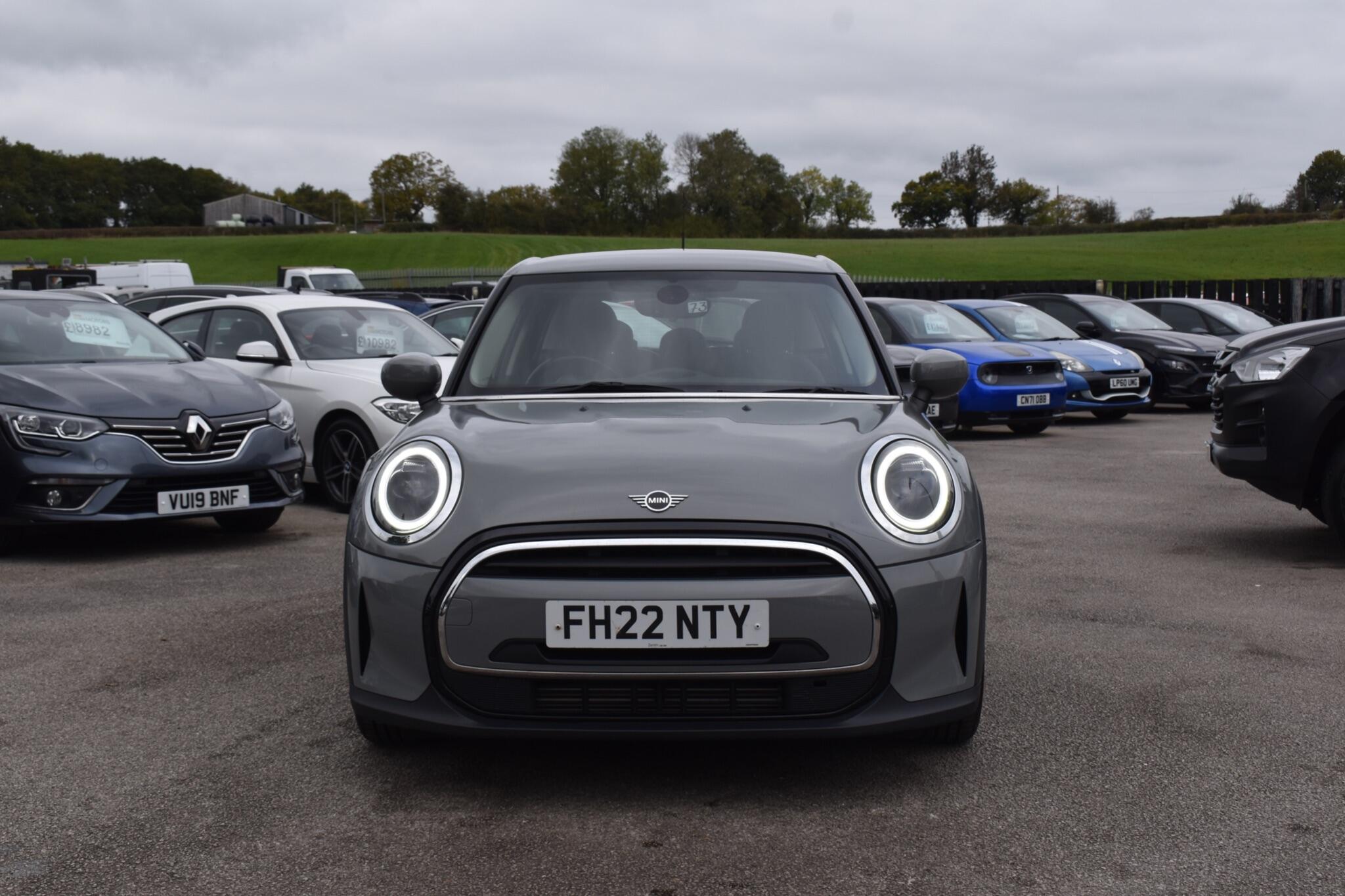 Hatch - 1.5 Cooper Classic Steptronic Euro 6 (s/s) 5dr - Image 9