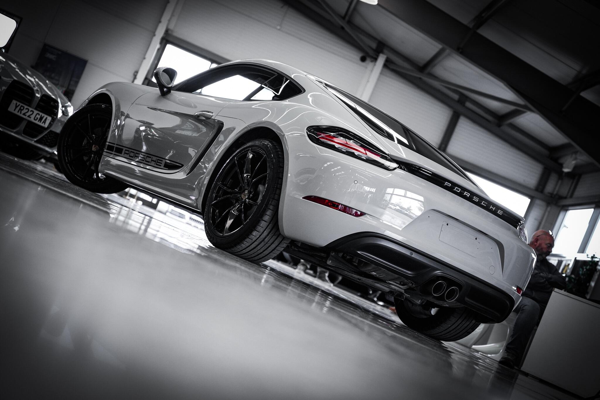Porsche Cayman view 6