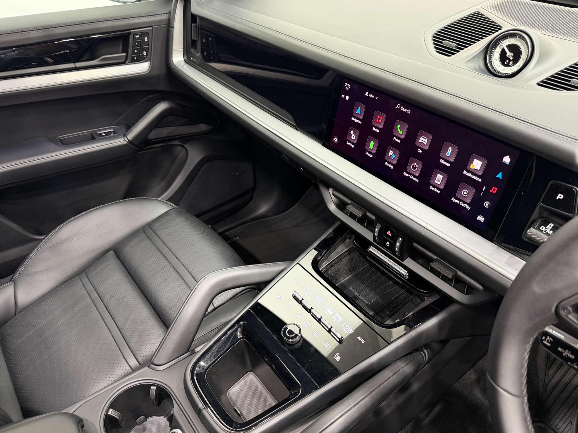 Porsche Cayenne view 43