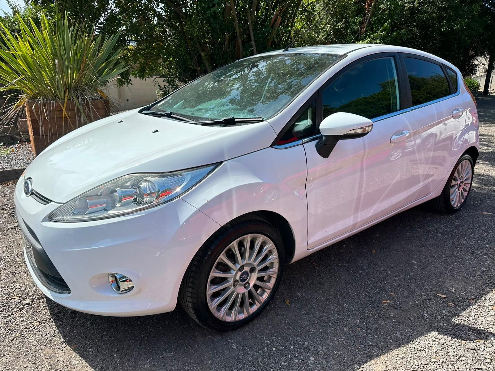 Ford Fiesta view 3