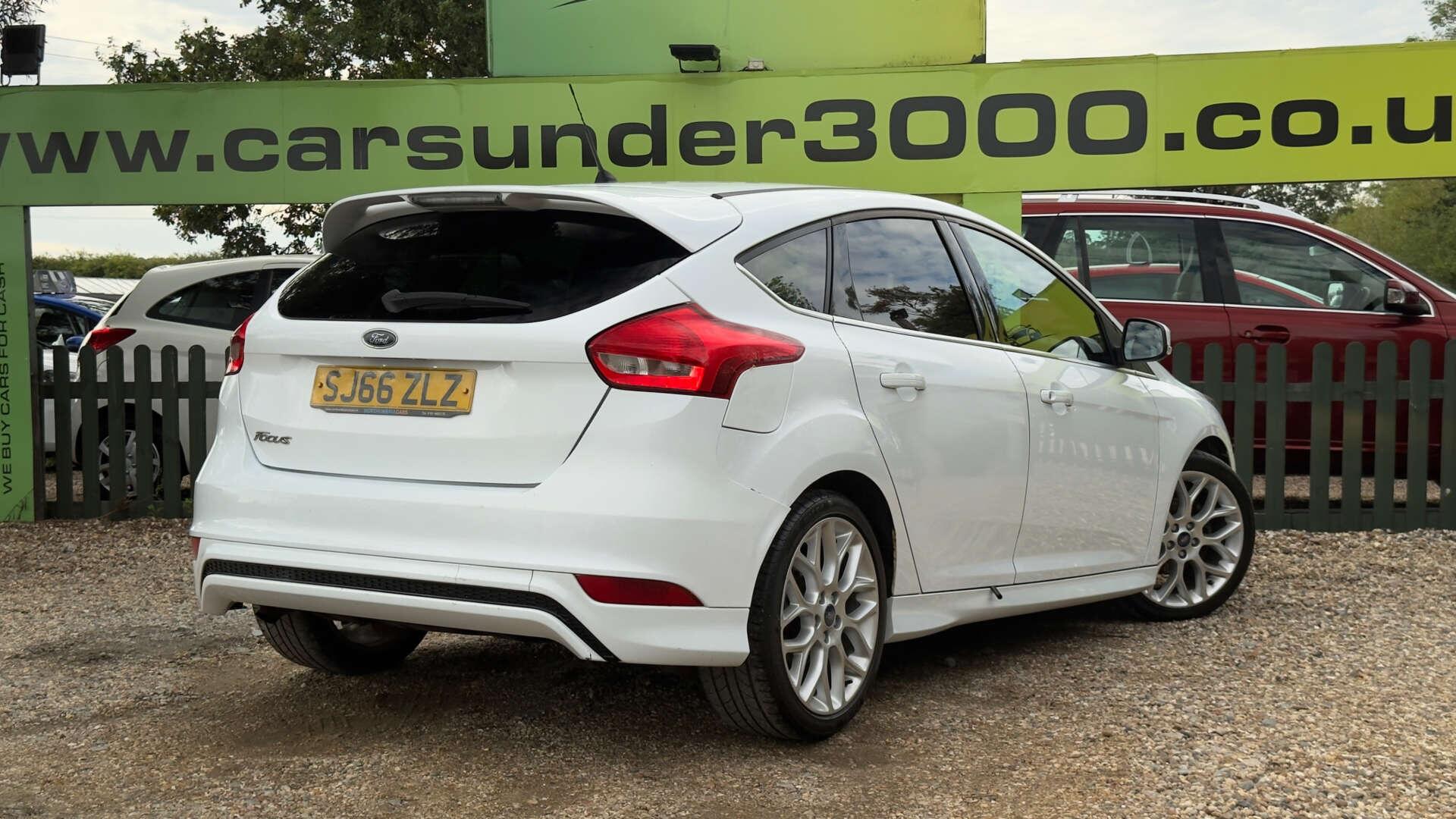Ford Focus view 4