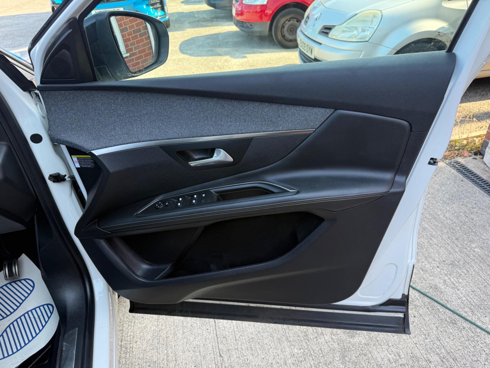Peugeot 3008 view 28