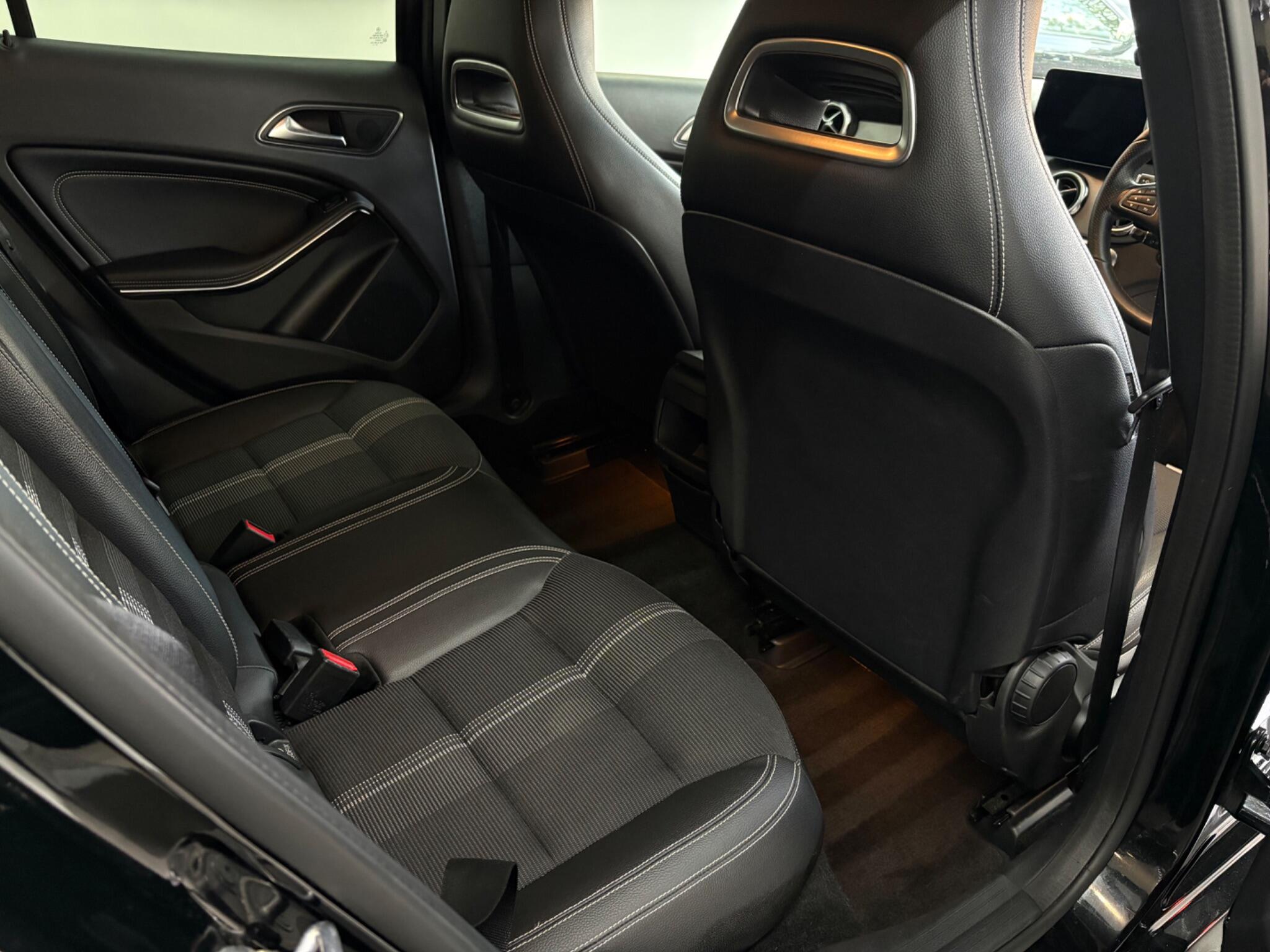 Mercedes-Benz Gla view 13