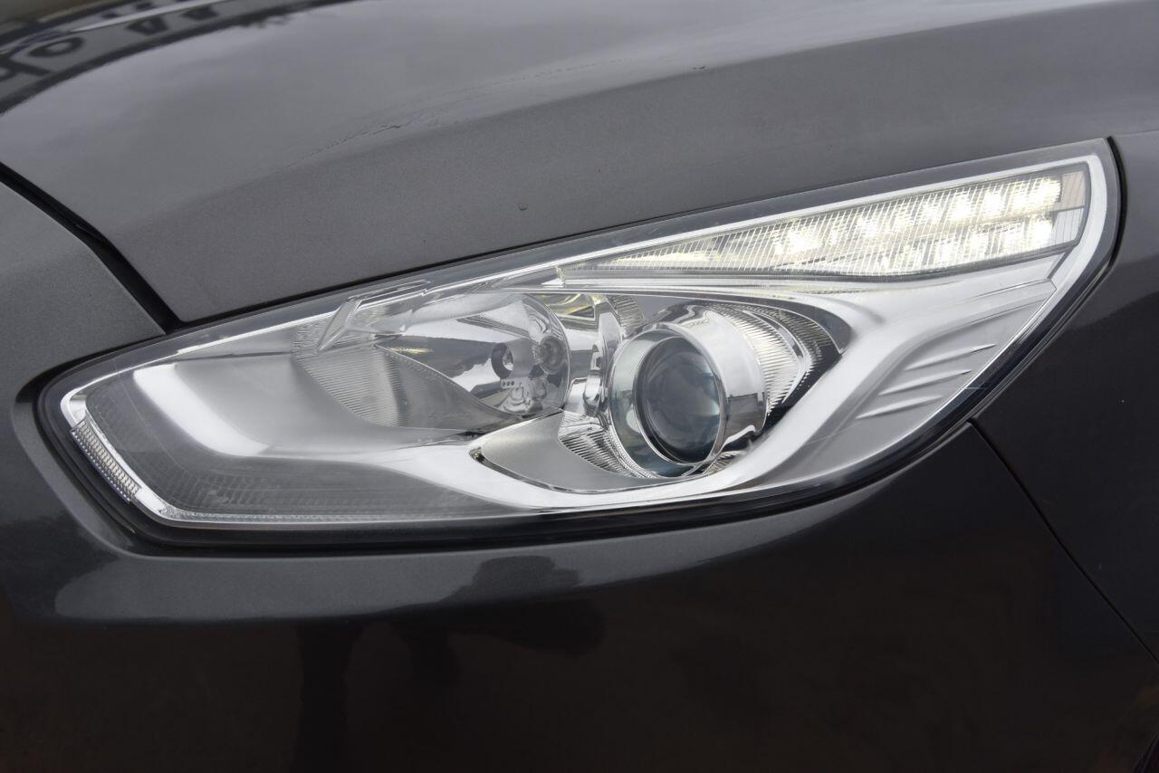 Ford Galaxy view 13